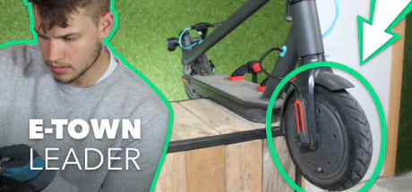 ¿Cómo cambiar el neumático delantero de una ETown Leader?